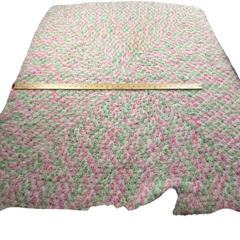 Handmade Crochet Chenille Baby Blanket Pink Green White Pinwheel‎ Swirl Lap